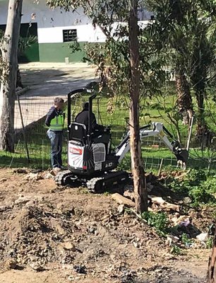 ITT BobcatOf: Bobcat E10 su versatilidad