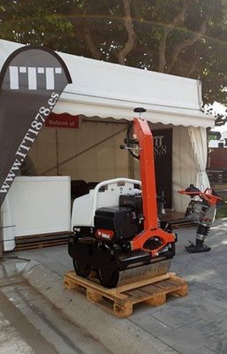 Bobcat Of. Bobcat sorpende en la Fira Sant Josep