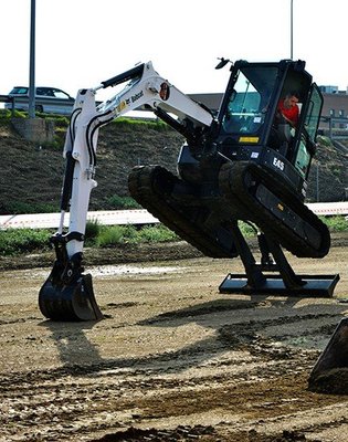 Bobcat Of tras el Demoday de Bobcat