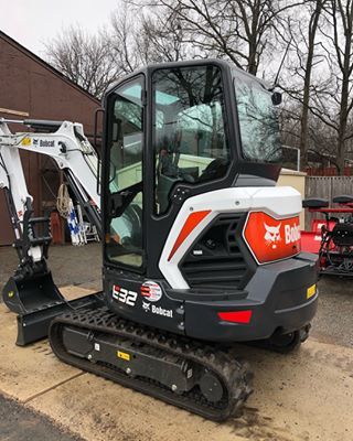 NUEVA GAMA DE MINIEXCAVADORAS SERIE-R